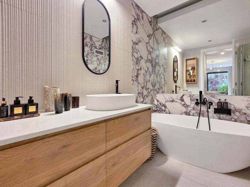 2 Bedroom Property for Sale in Camps Bay Western Cape